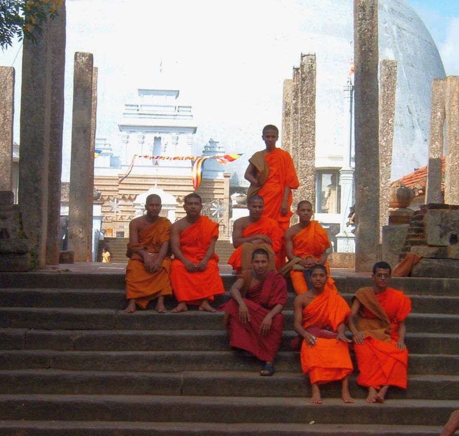 Suzanna Travels to Sri Lanka