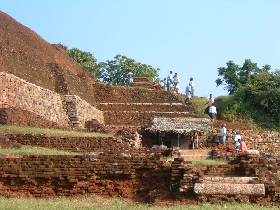 Suzanna Travels to Sri Lanka