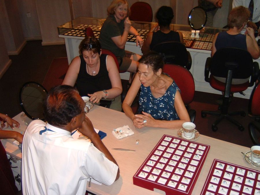 Suzanna Travels to Sri Lanka